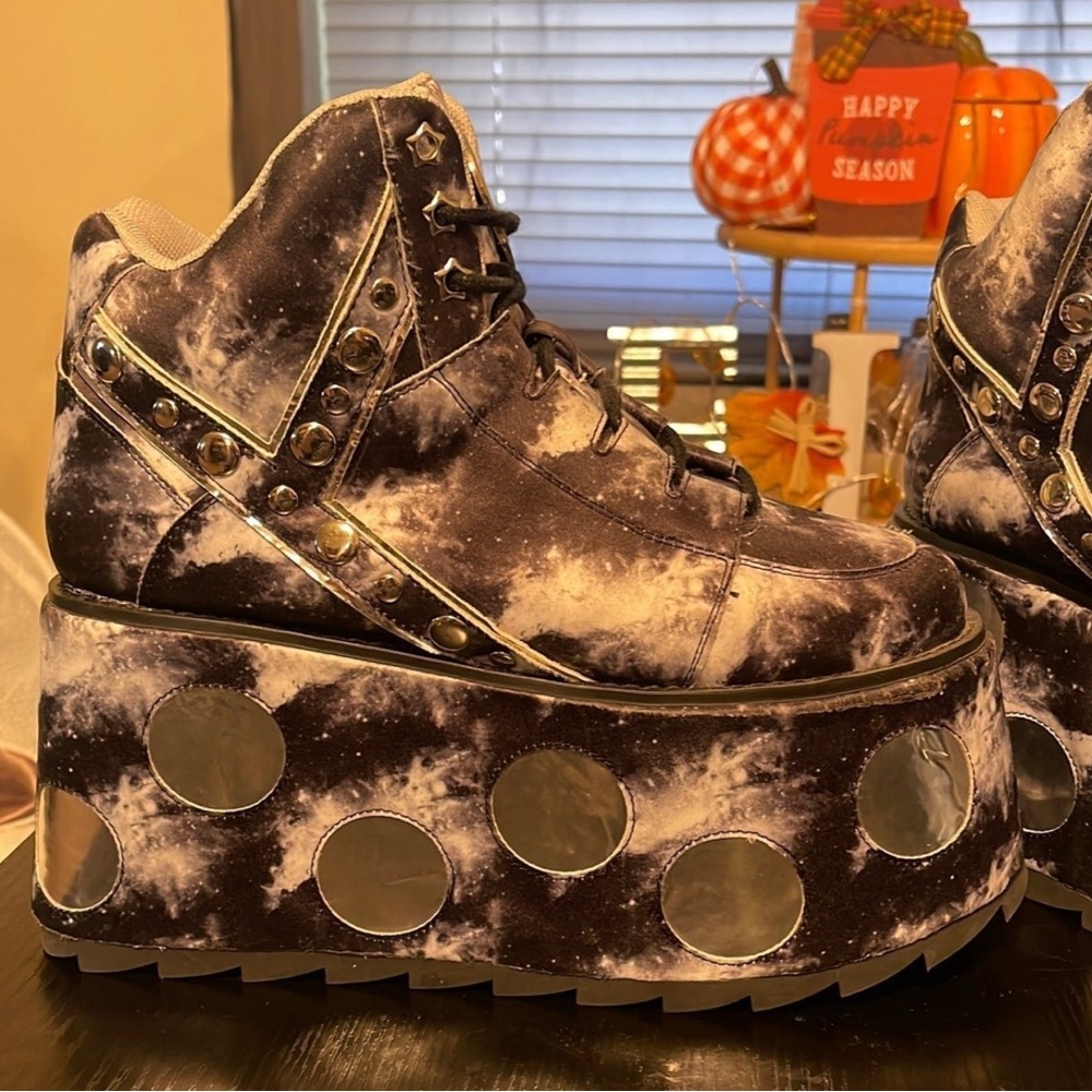 Yru Alien Design Platform Sneakers - image 2